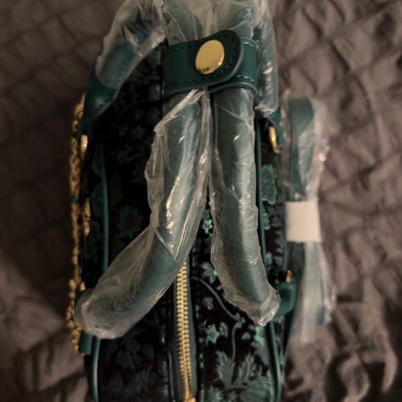 Wicked Oz Green Floral Emerald Crossbody handbag - Picture 3 of 8